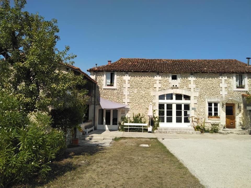 La Grange De Lucie -Chambres D'Hotes En Perigord-Dordogne Nanteuil-Auriac-de-Bourzac Exterior foto
