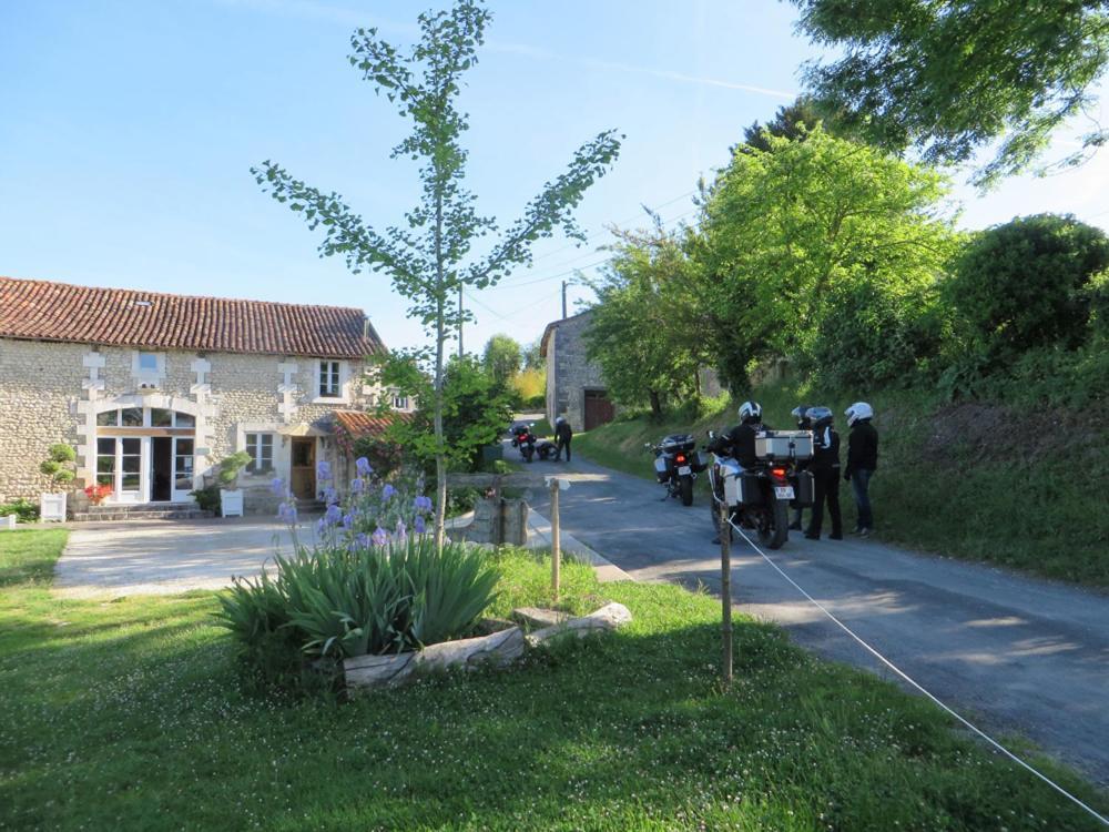 La Grange De Lucie -Chambres D'Hotes En Perigord-Dordogne Nanteuil-Auriac-de-Bourzac Exterior foto